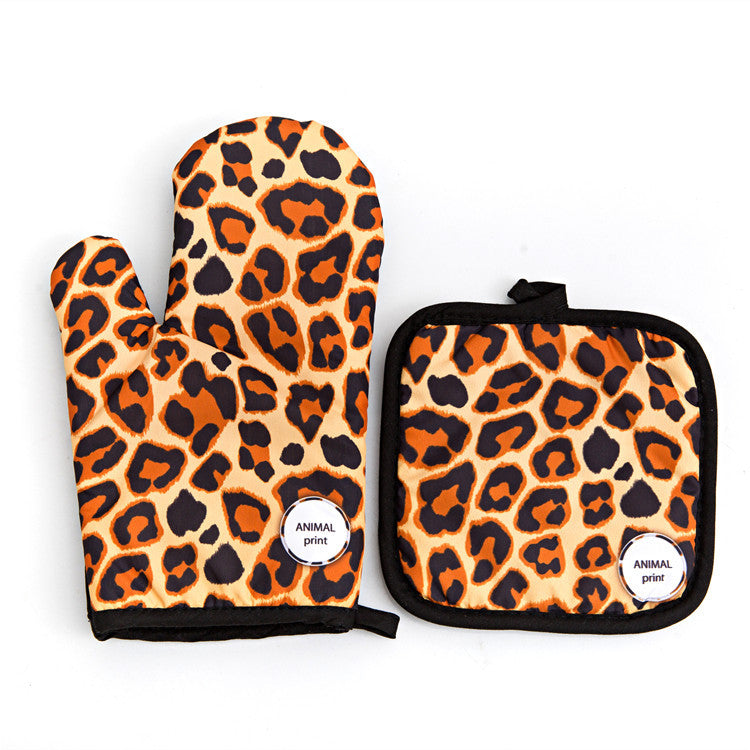 Quilted Heat Gloves with Trivet Mat — Heat-Resistant